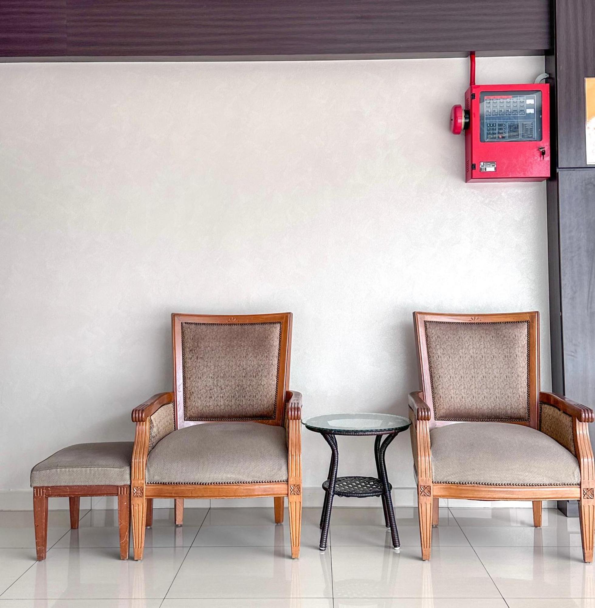 G Star Hotel Pantai Remis Exteriér fotografie